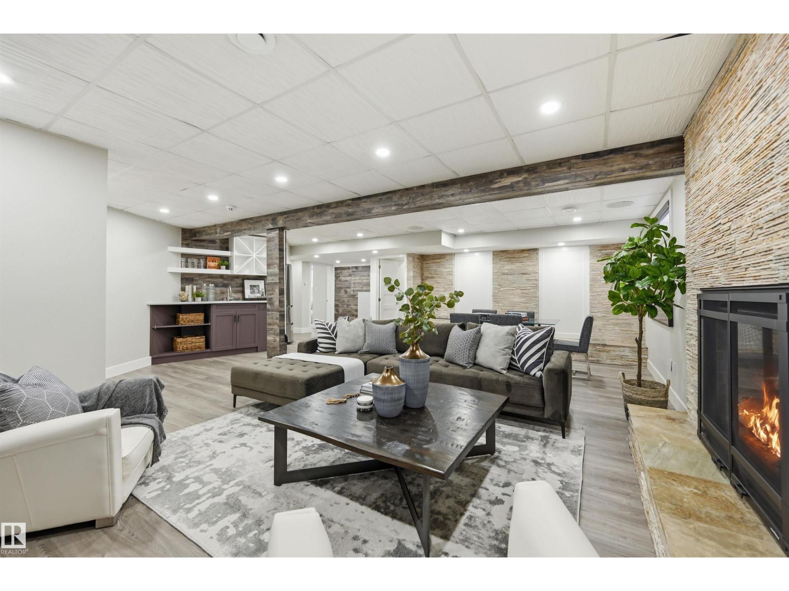 439 ROONEY CR NW - 34