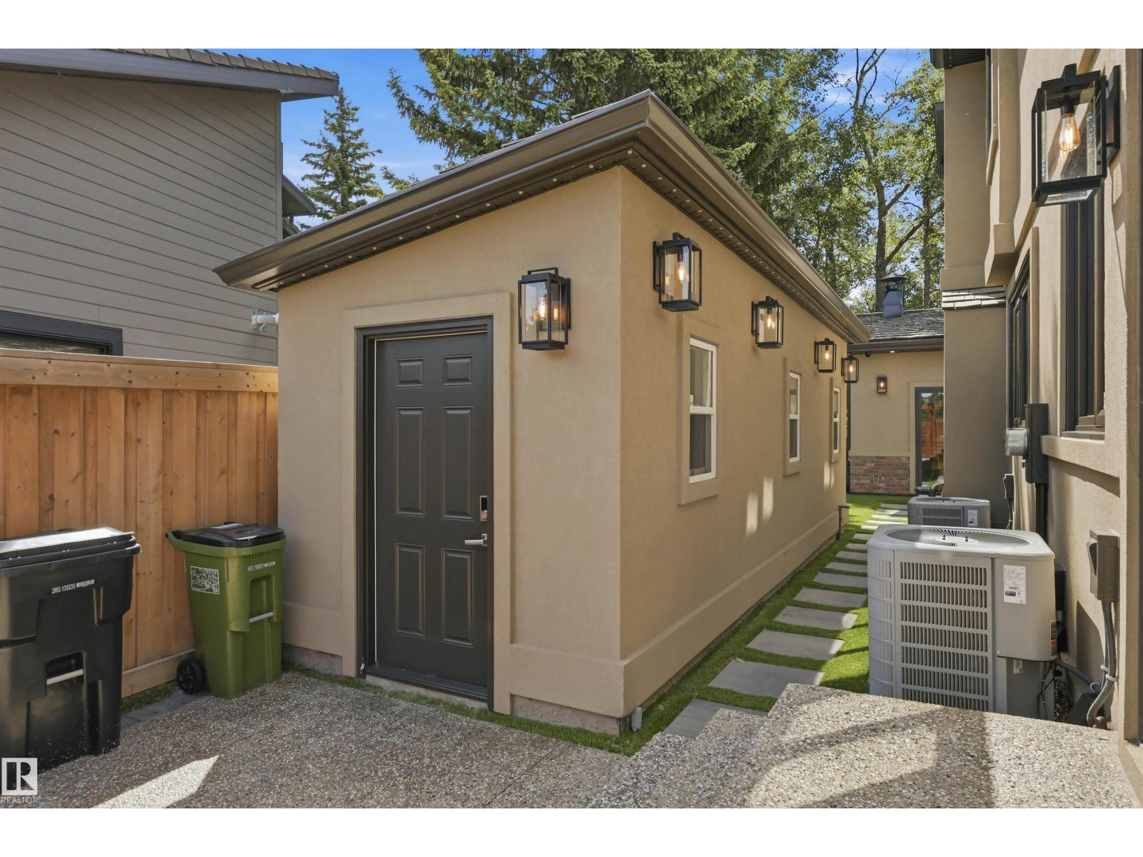 439 ROONEY CR NW - 57
