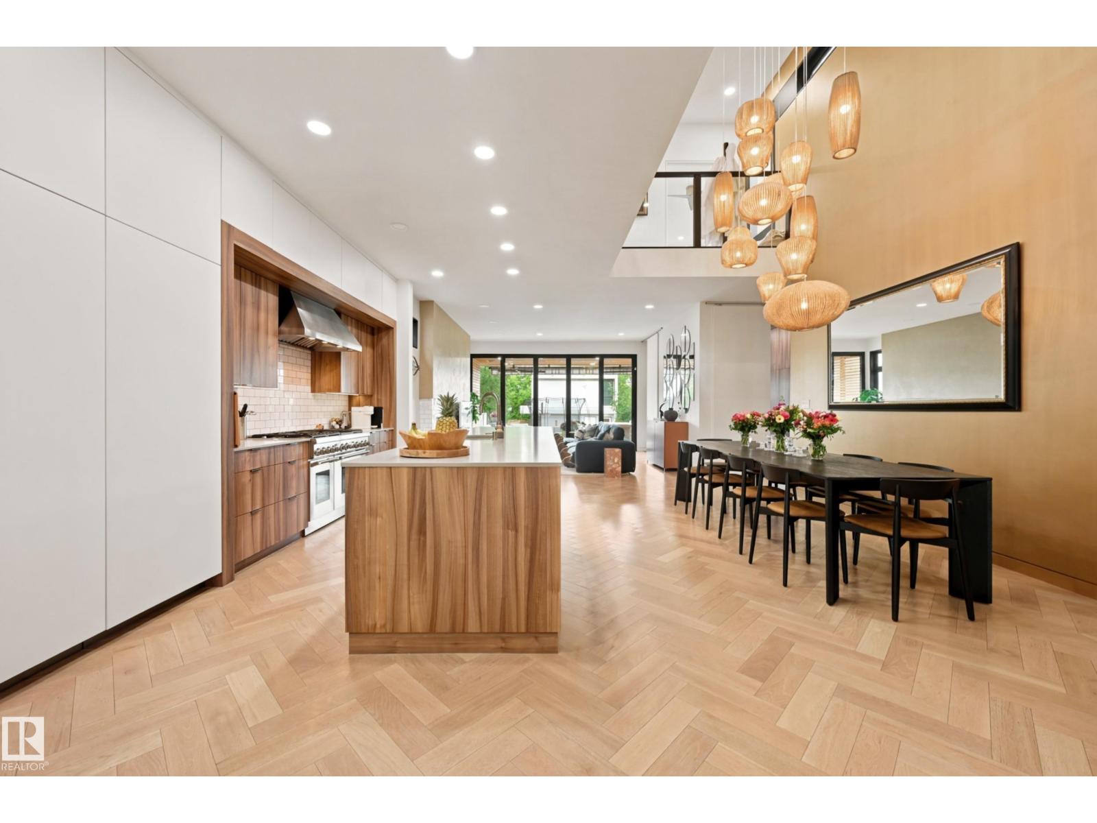 8712 120 ST NW - 14