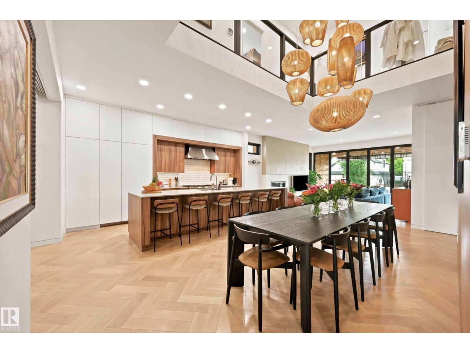 8712 120 ST NW - 15