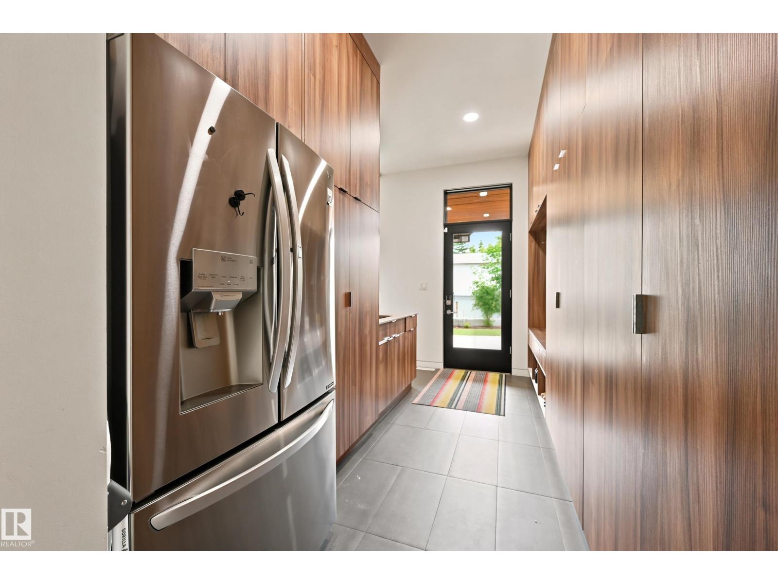8712 120 ST NW - 18