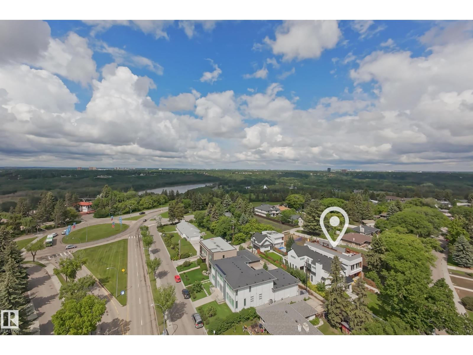 8712 120 ST NW - 2