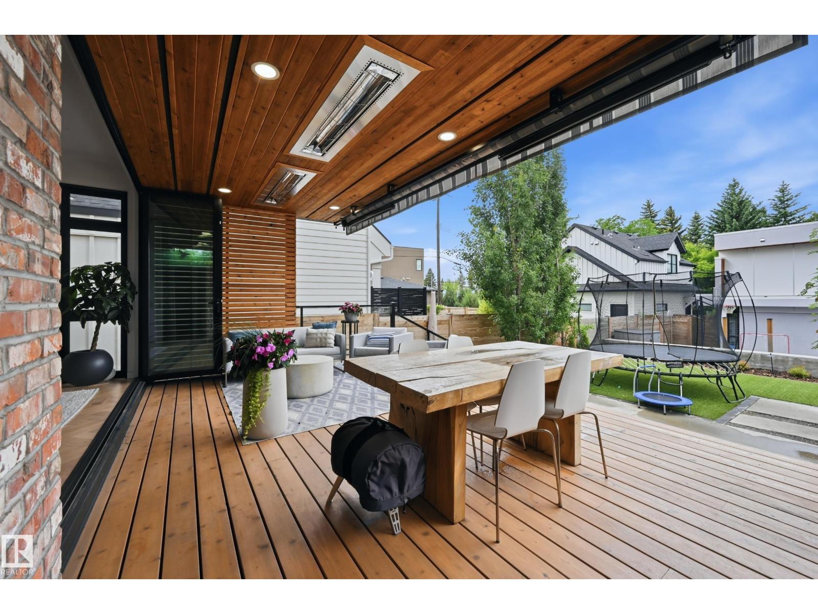 8712 120 ST NW - 23