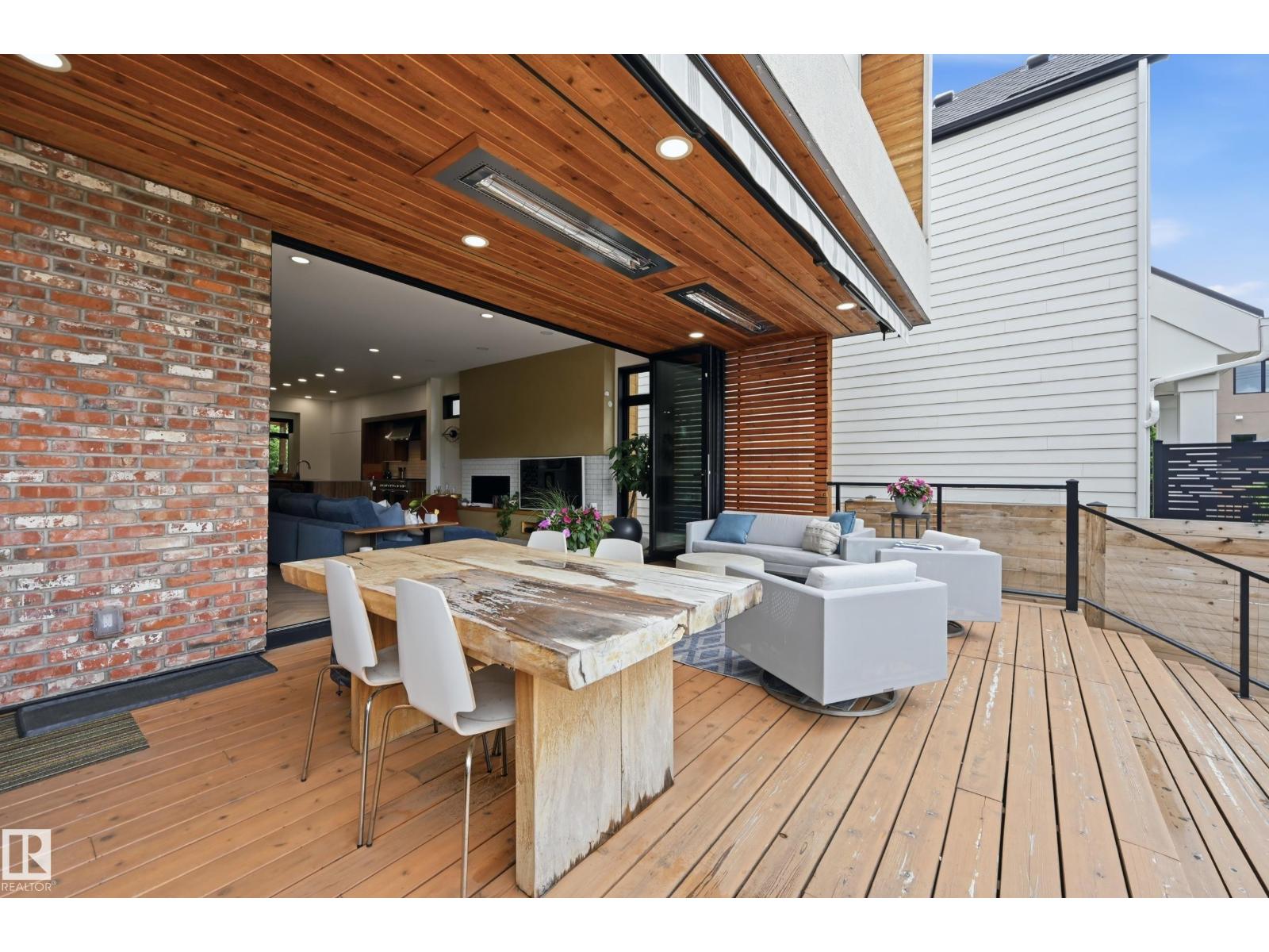 8712 120 ST NW - 24