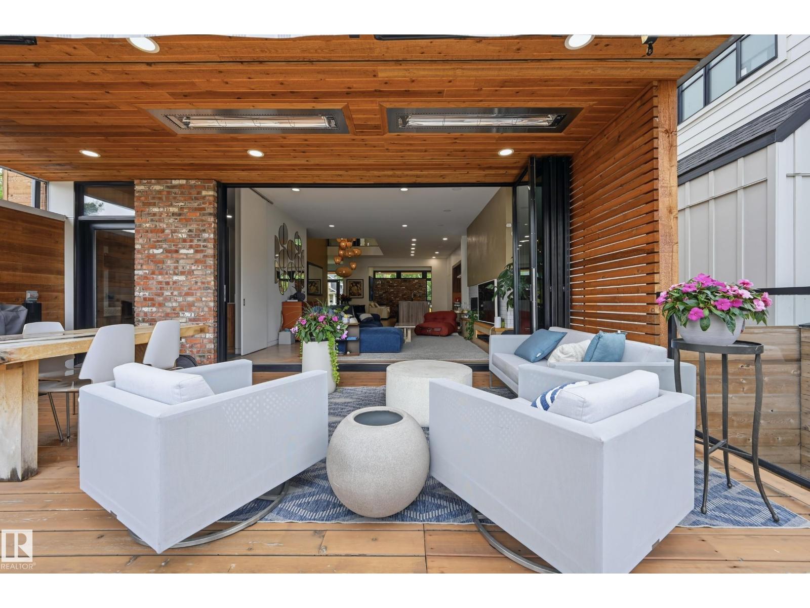 8712 120 ST NW - 25