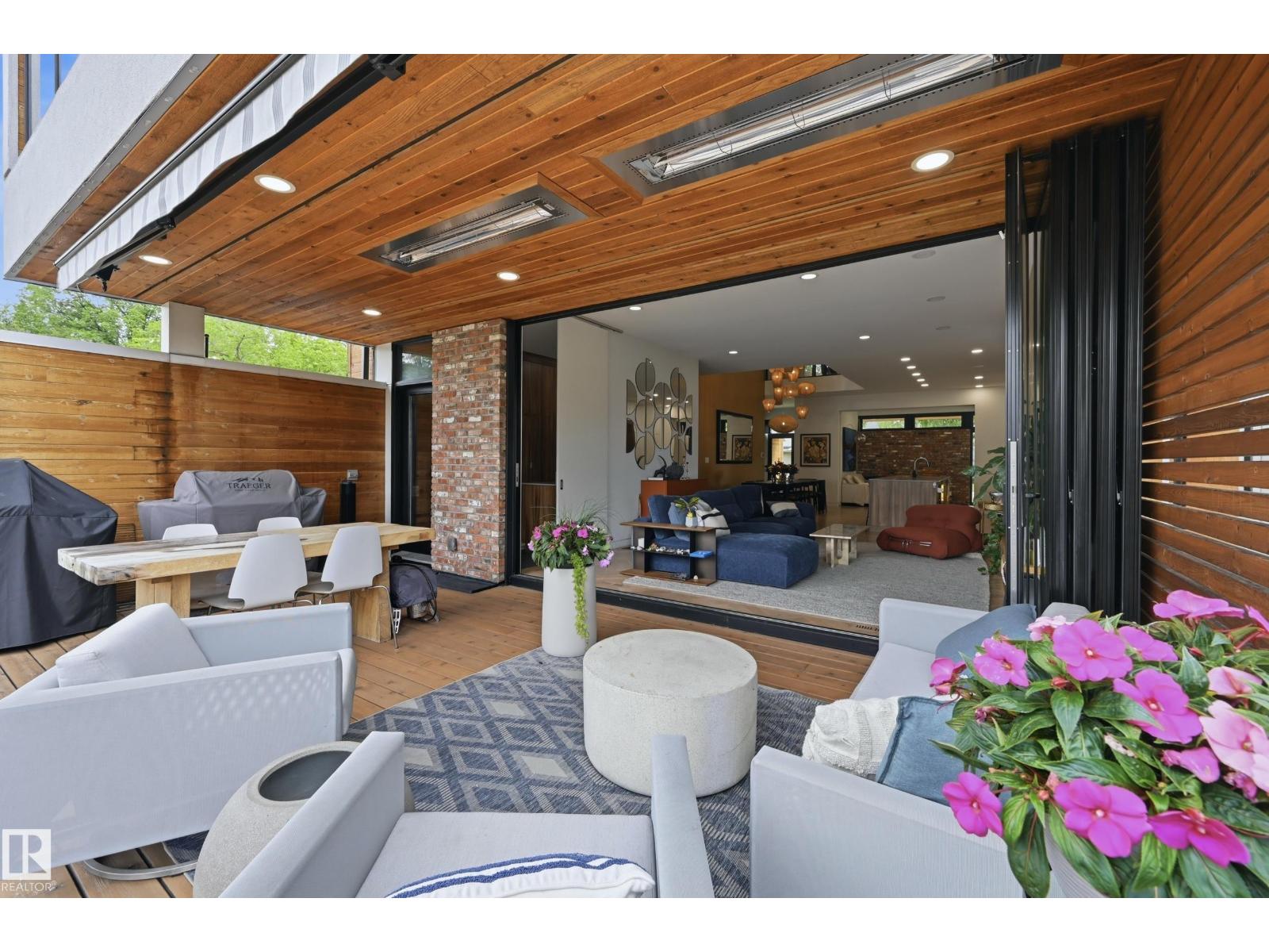 8712 120 ST NW - 26