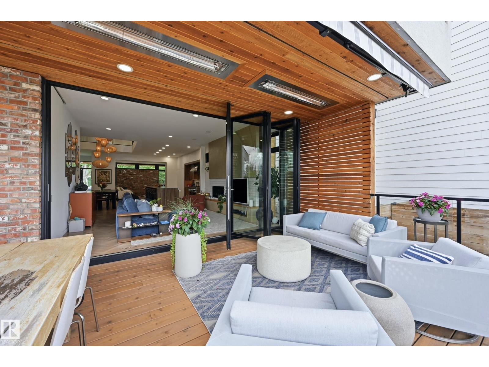 8712 120 ST NW - 27