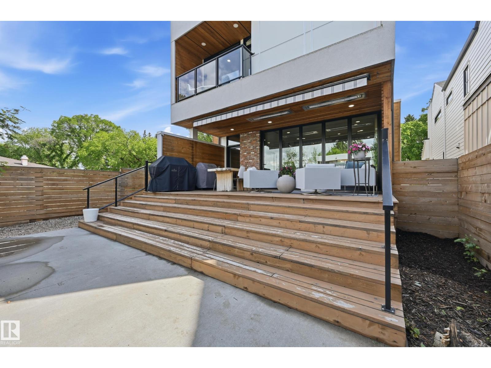 8712 120 ST NW - 52