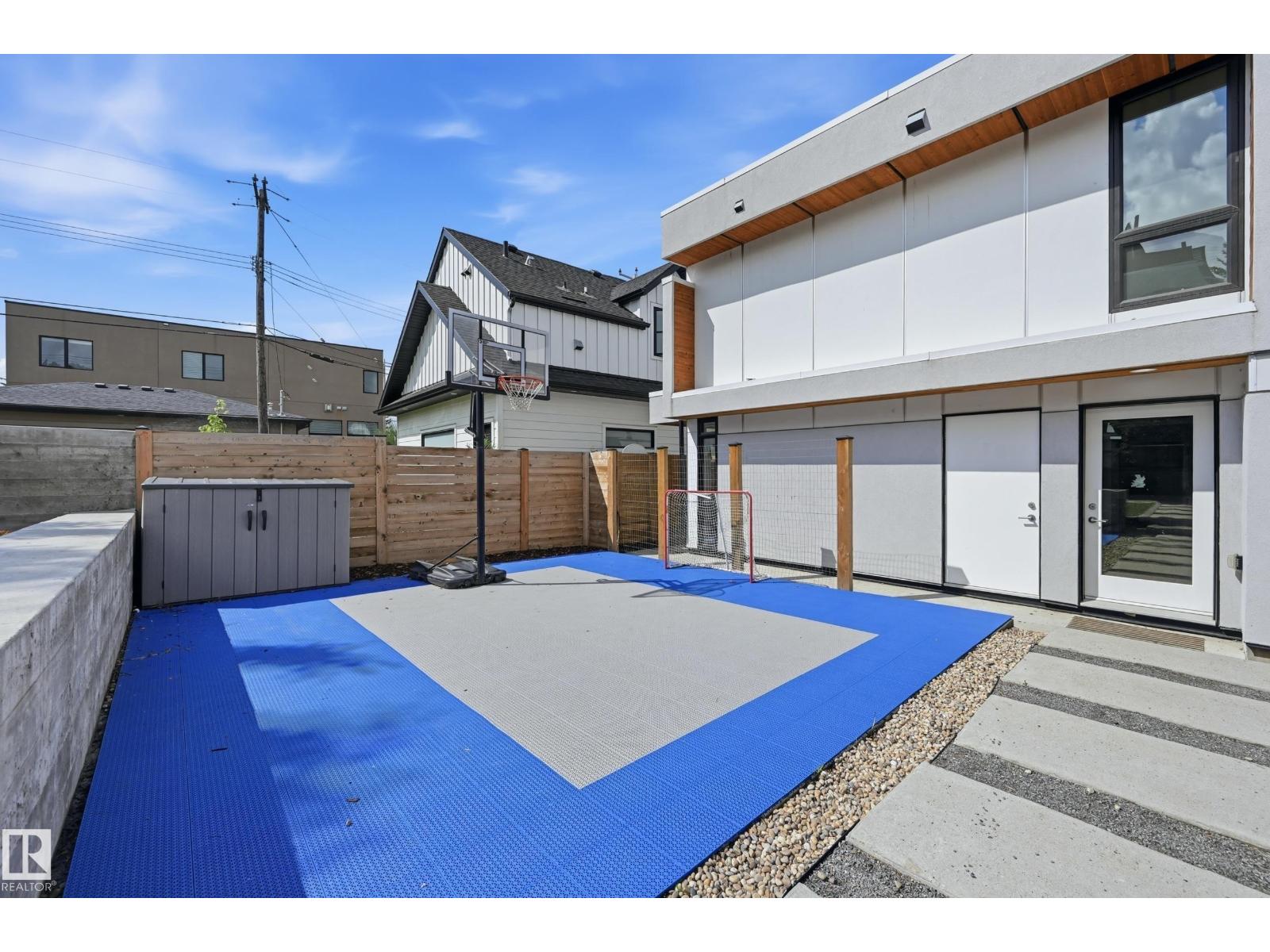 8712 120 ST NW - 56