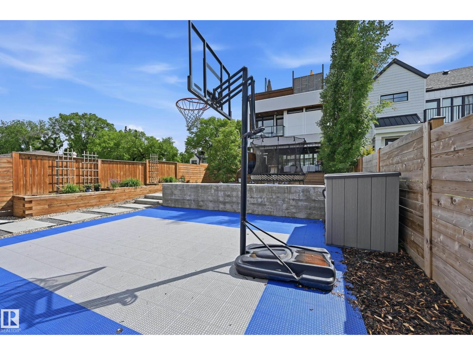 8712 120 ST NW - 58