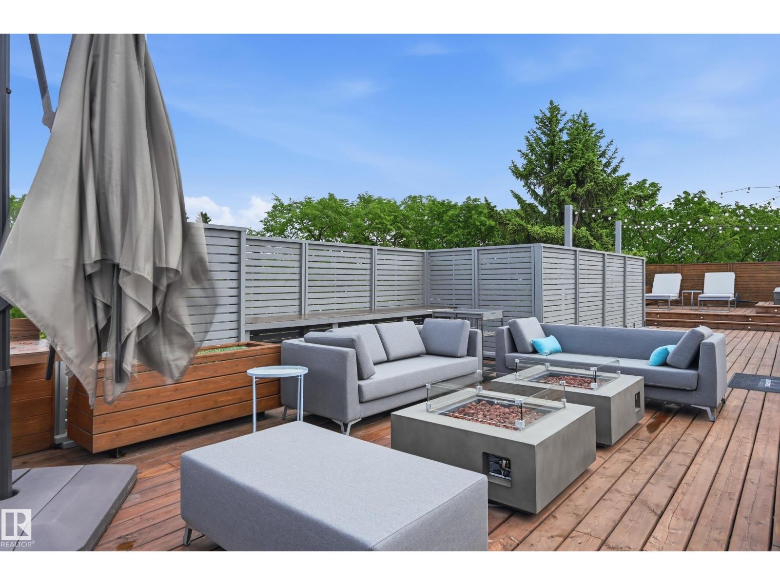 8712 120 ST NW - 62