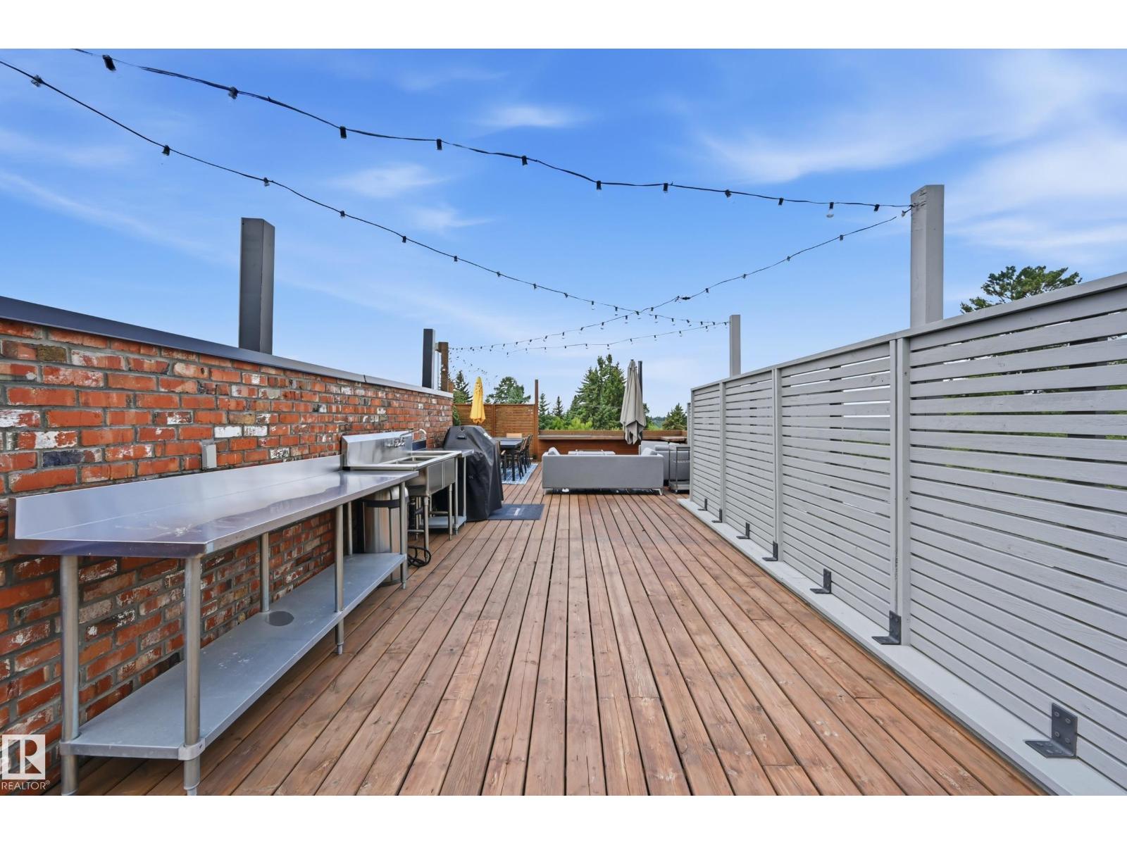 8712 120 ST NW - 65