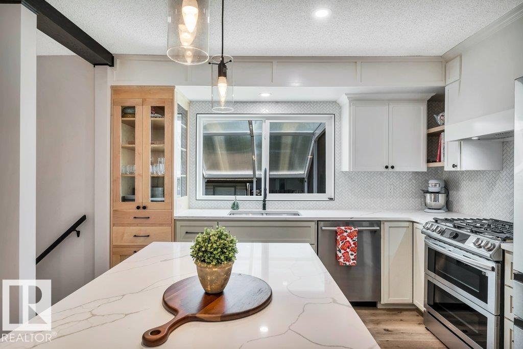 166 Larose DR - 13