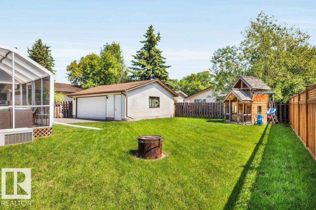 166 Larose DR - 35