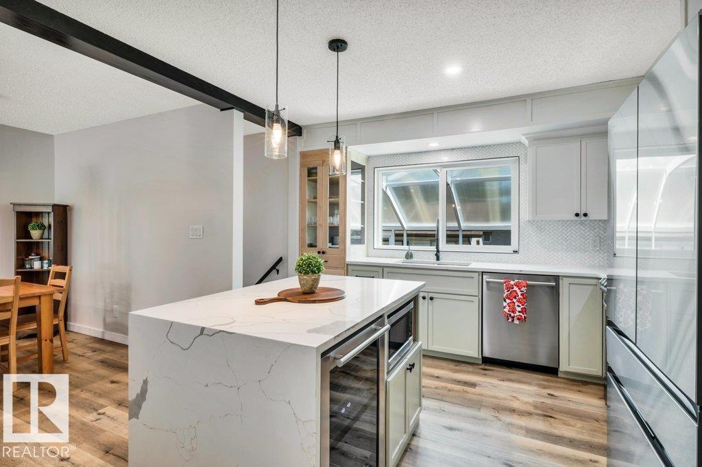166 Larose DR - 12