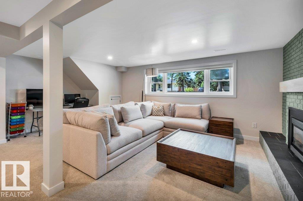 166 Larose DR - 23