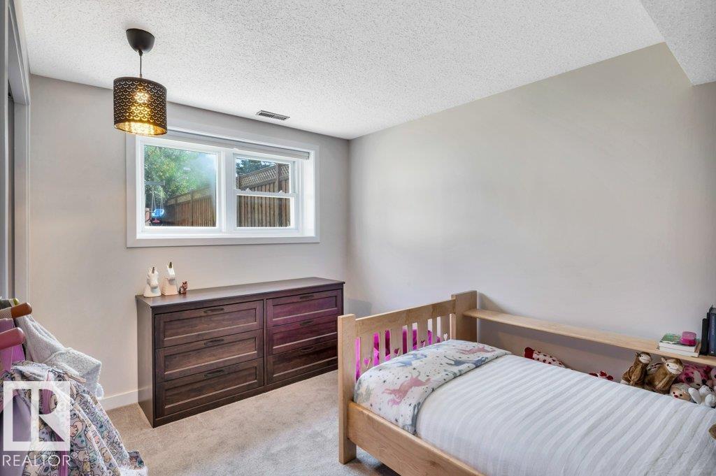 166 Larose DR - 28
