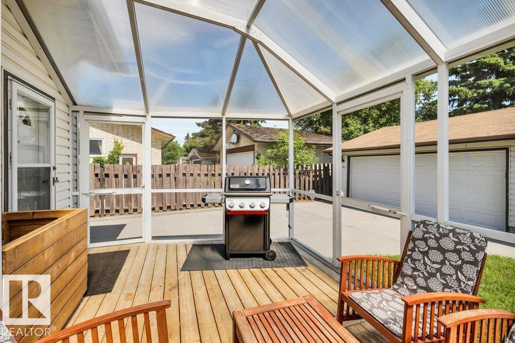166 Larose DR - 32