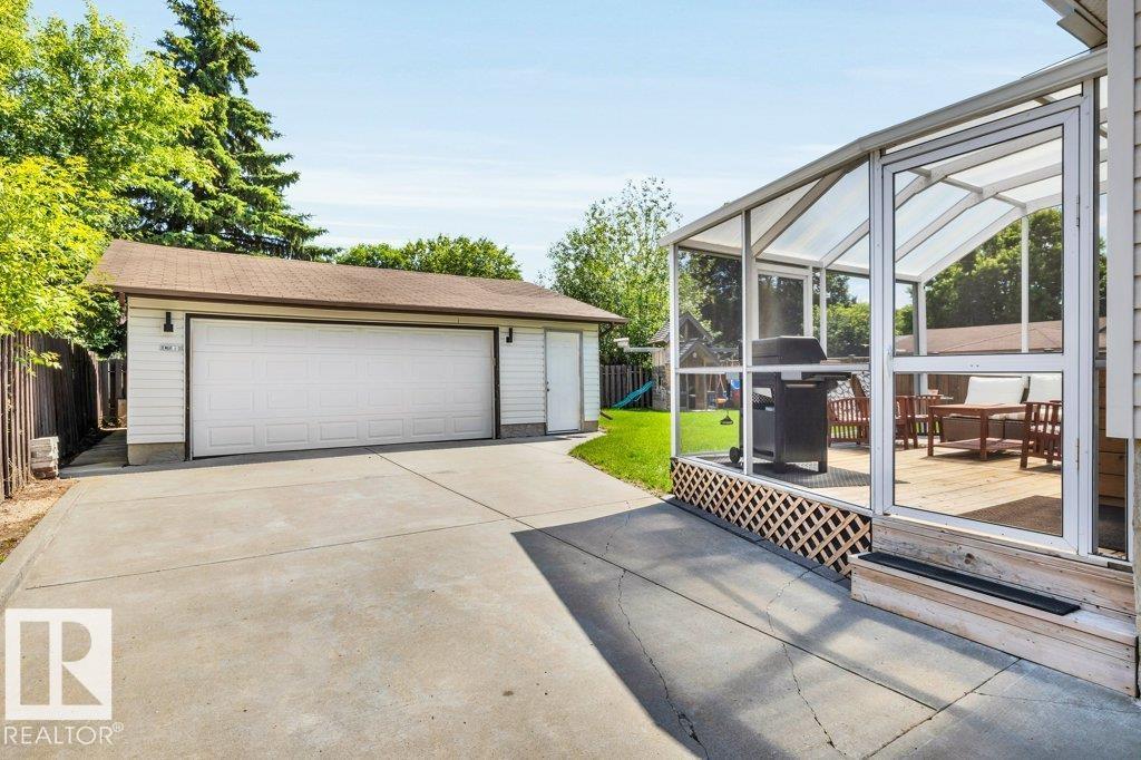 166 Larose DR - 34