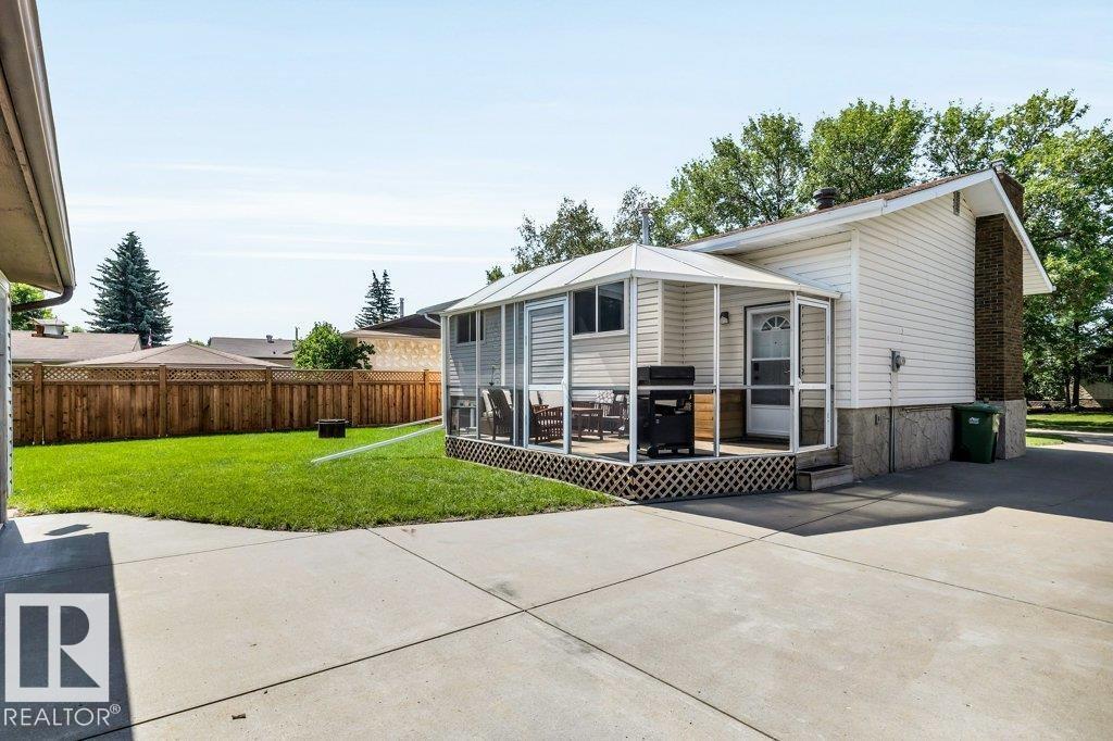 166 Larose DR - 38