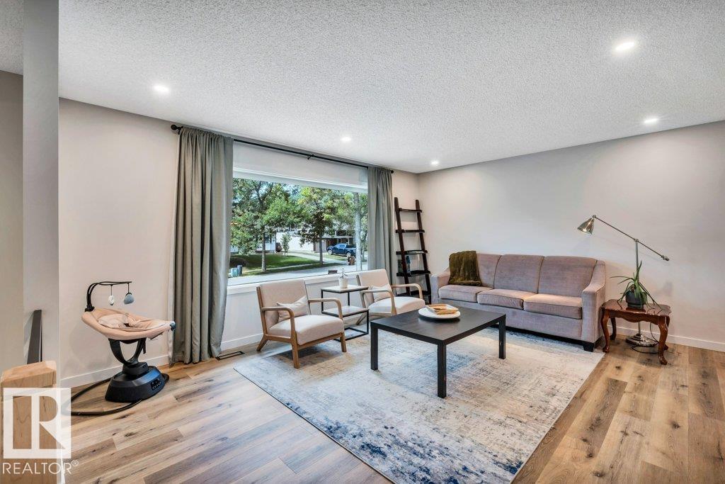 166 Larose DR - 5