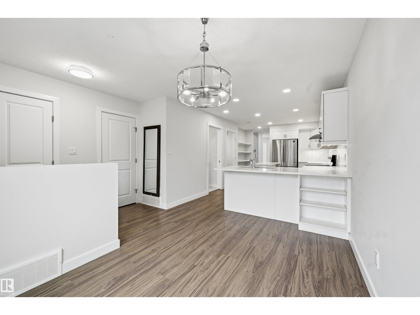 11146 78 AV NW - 16