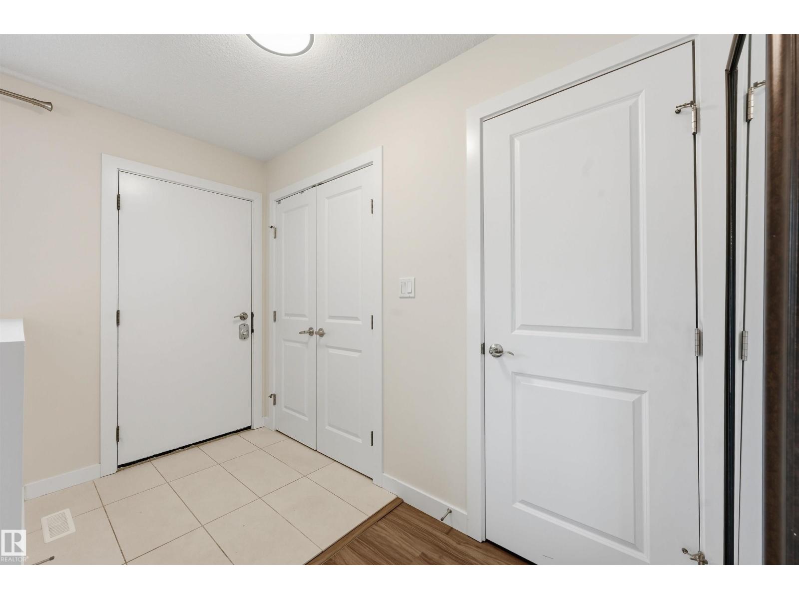 11146 78 AV NW - 19