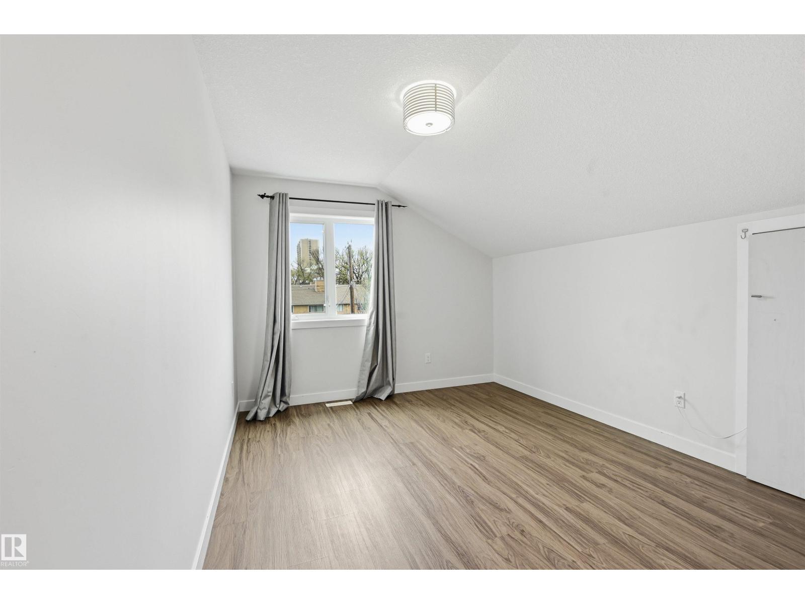 11146 78 AV NW - 40