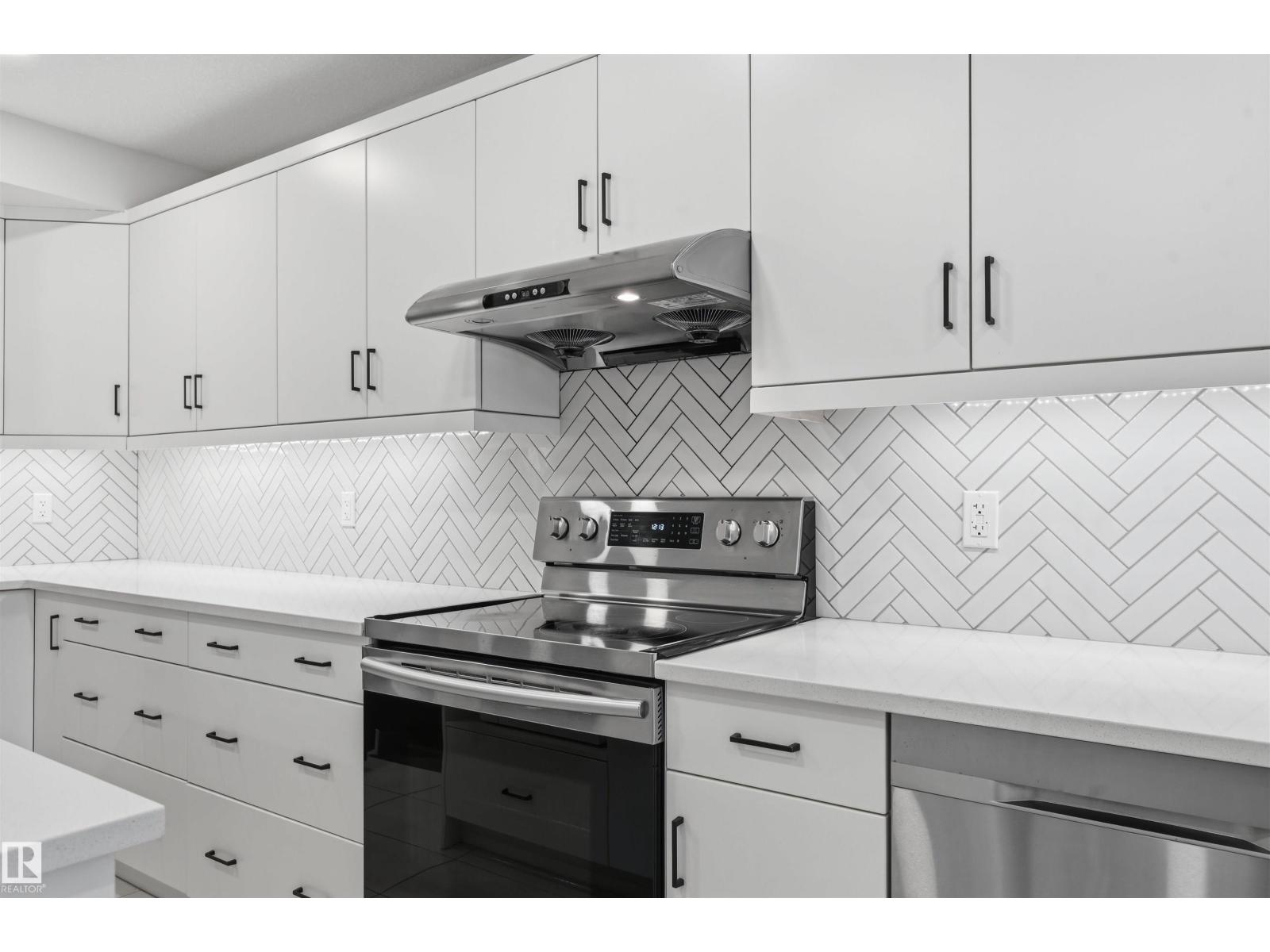 11146 78 AV NW - 11