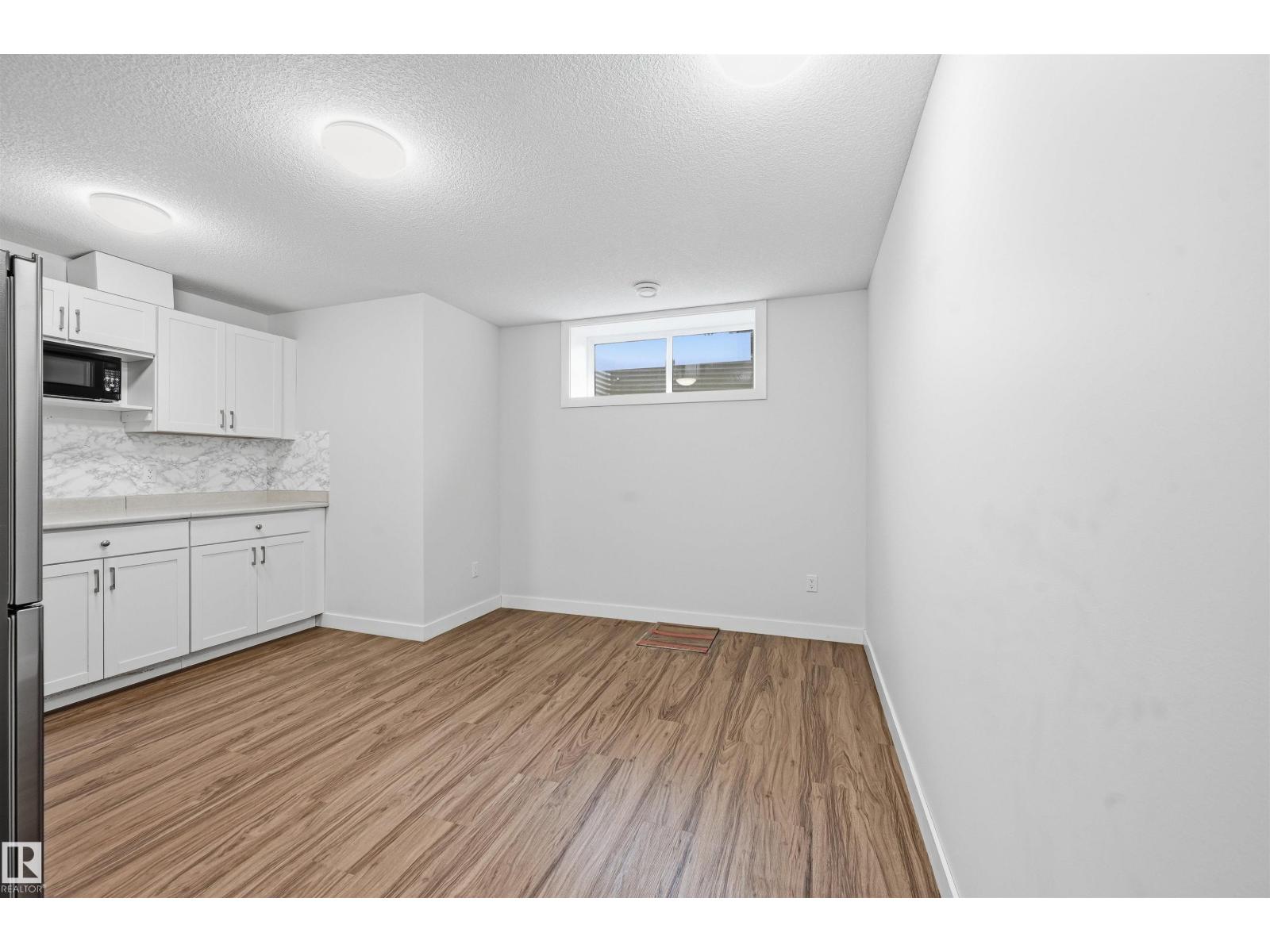 11146 78 AV NW - 54