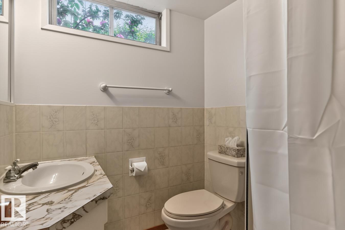 11820 132 AV NW - 32