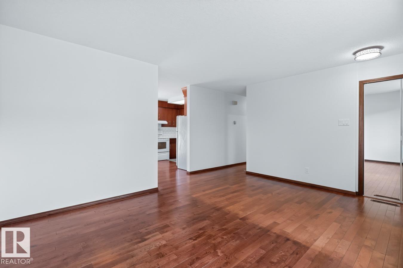11820 132 AV NW - 8