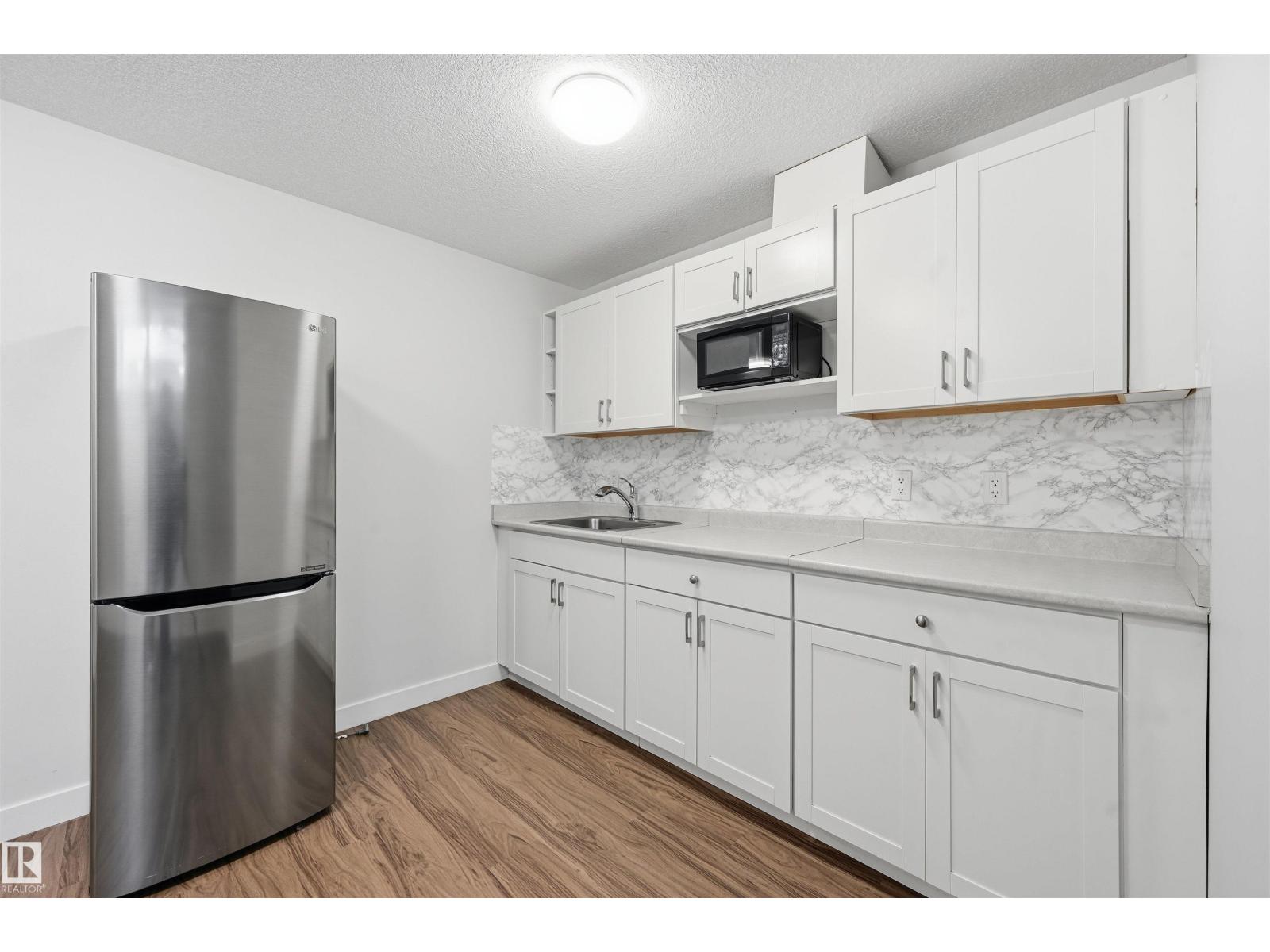 11146 78 AV NW - 57