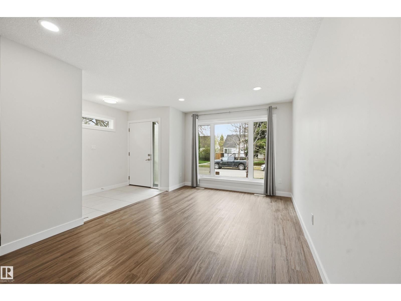 11146 78 AV NW - 6