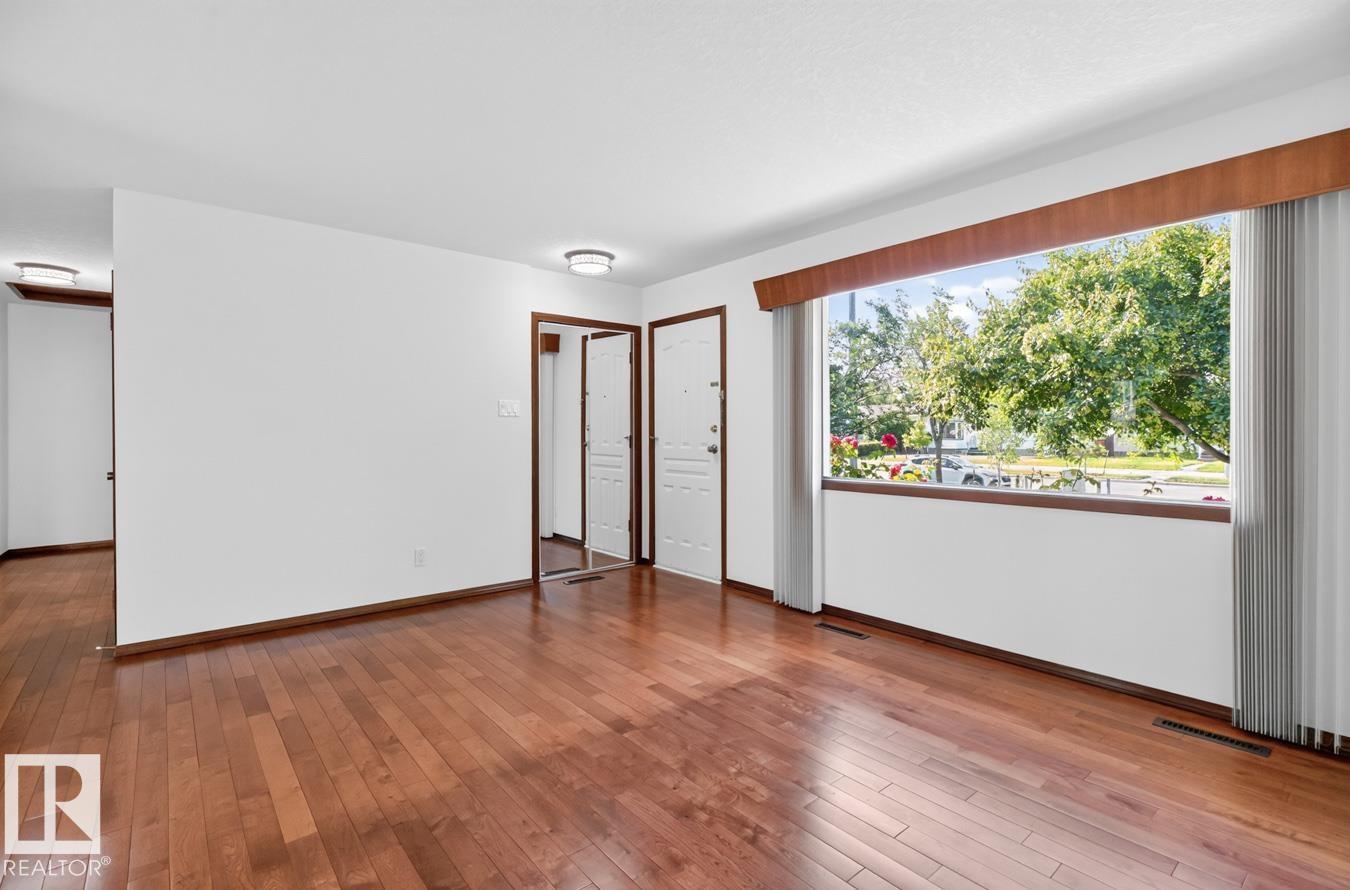 11820 132 AV NW - 9