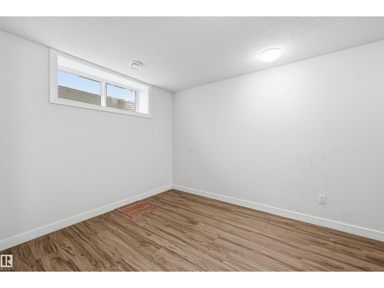 11146 78 AV NW - 56