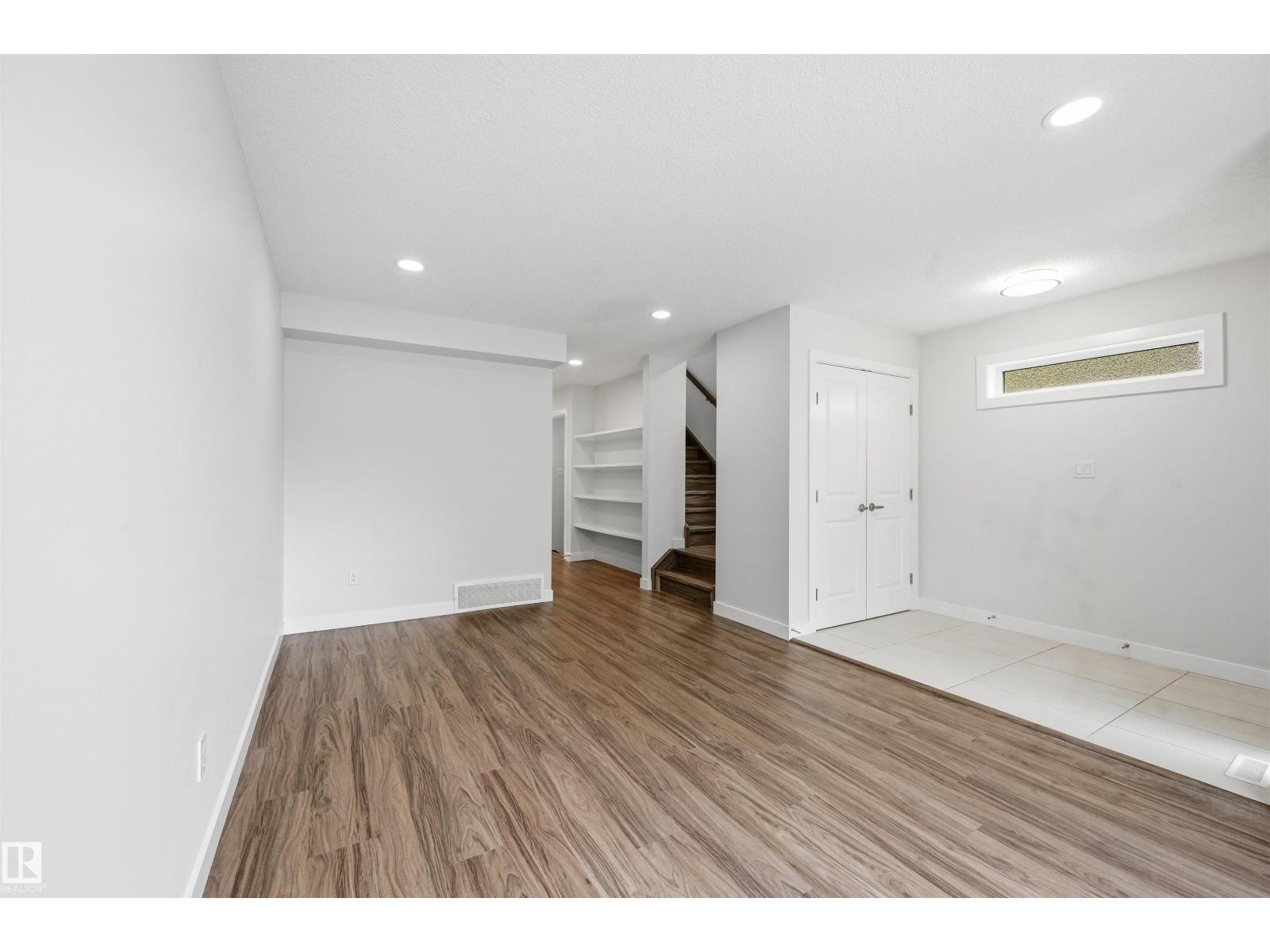 11146 78 AV NW - 63