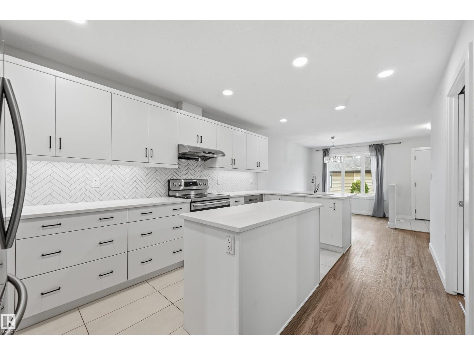 11146 78 AV NW - 8