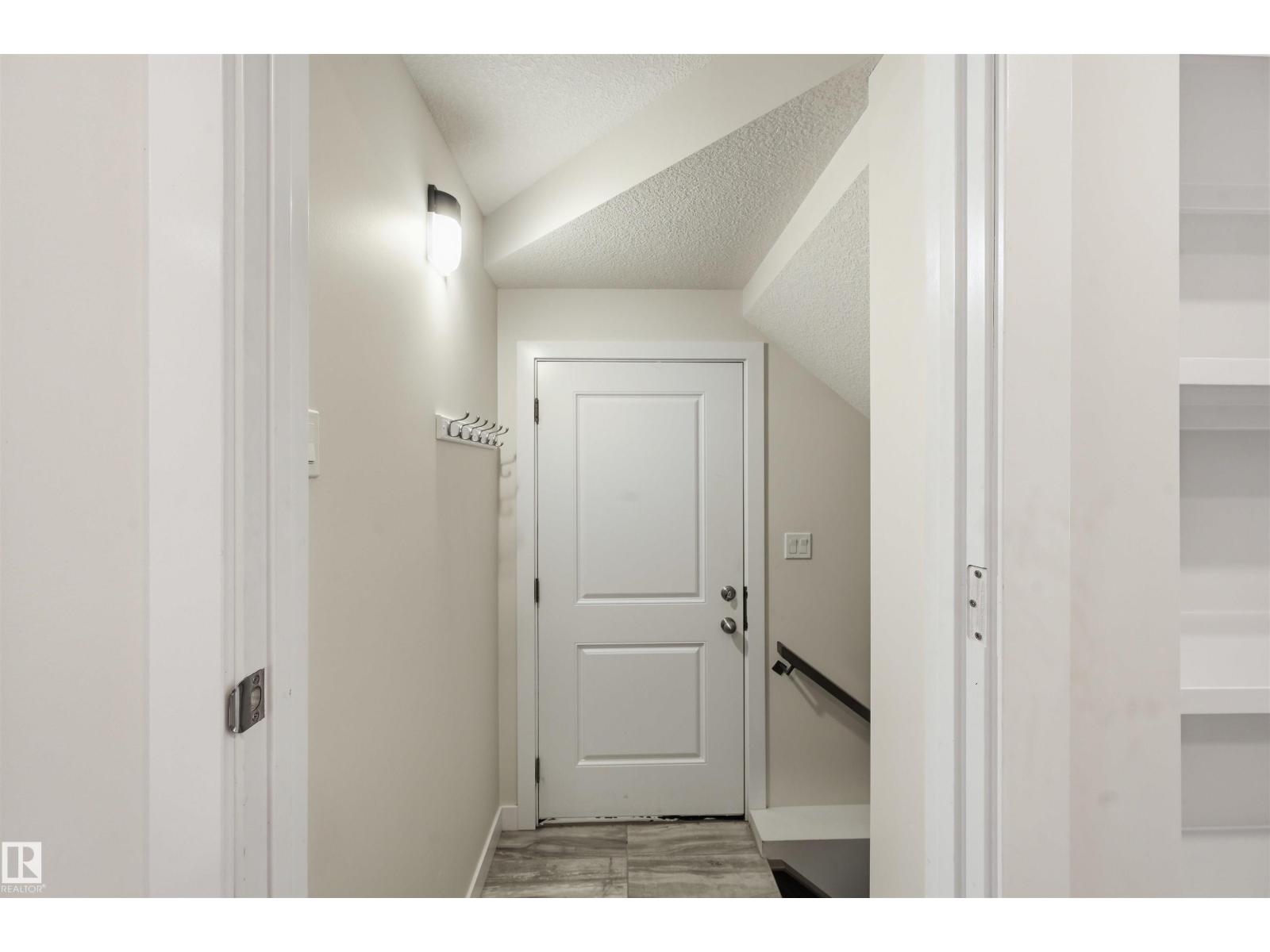 11146 78 AV NW - 51