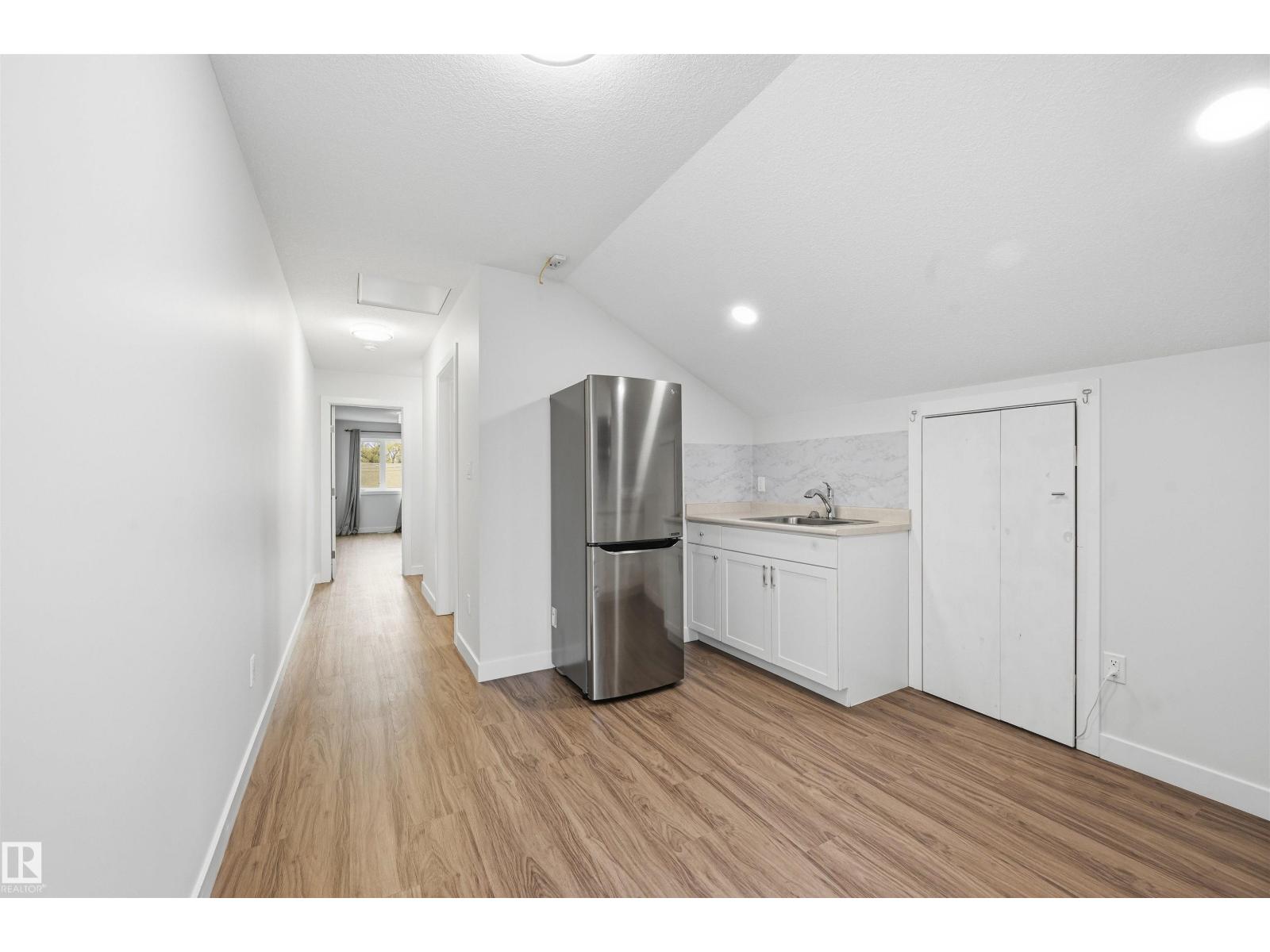 11146 78 AV NW - 45