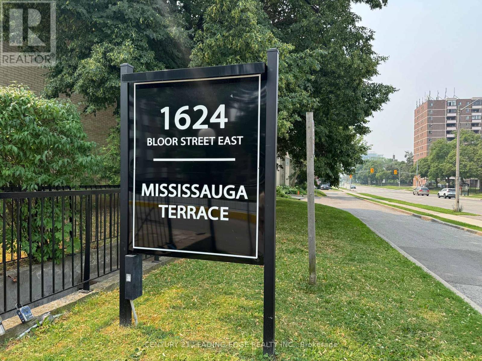 #82 1624 BLOOR STREET - 19