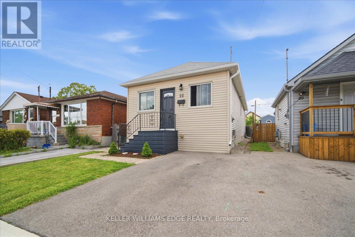 22 DELENA AVENUE N - 3