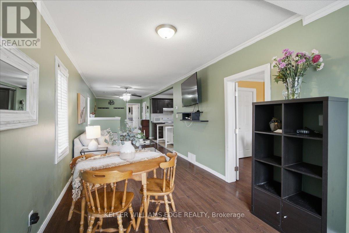 22 DELENA AVENUE N - 9