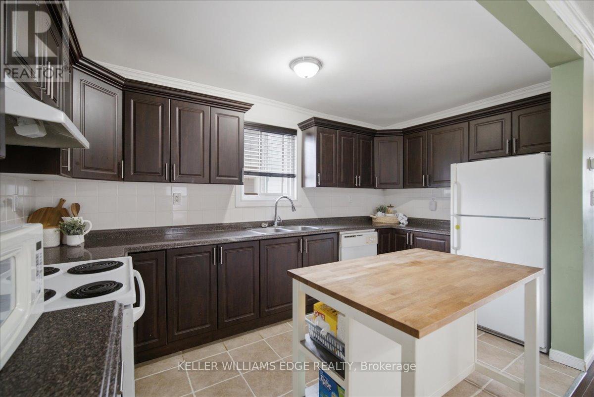 22 DELENA AVENUE N - 5