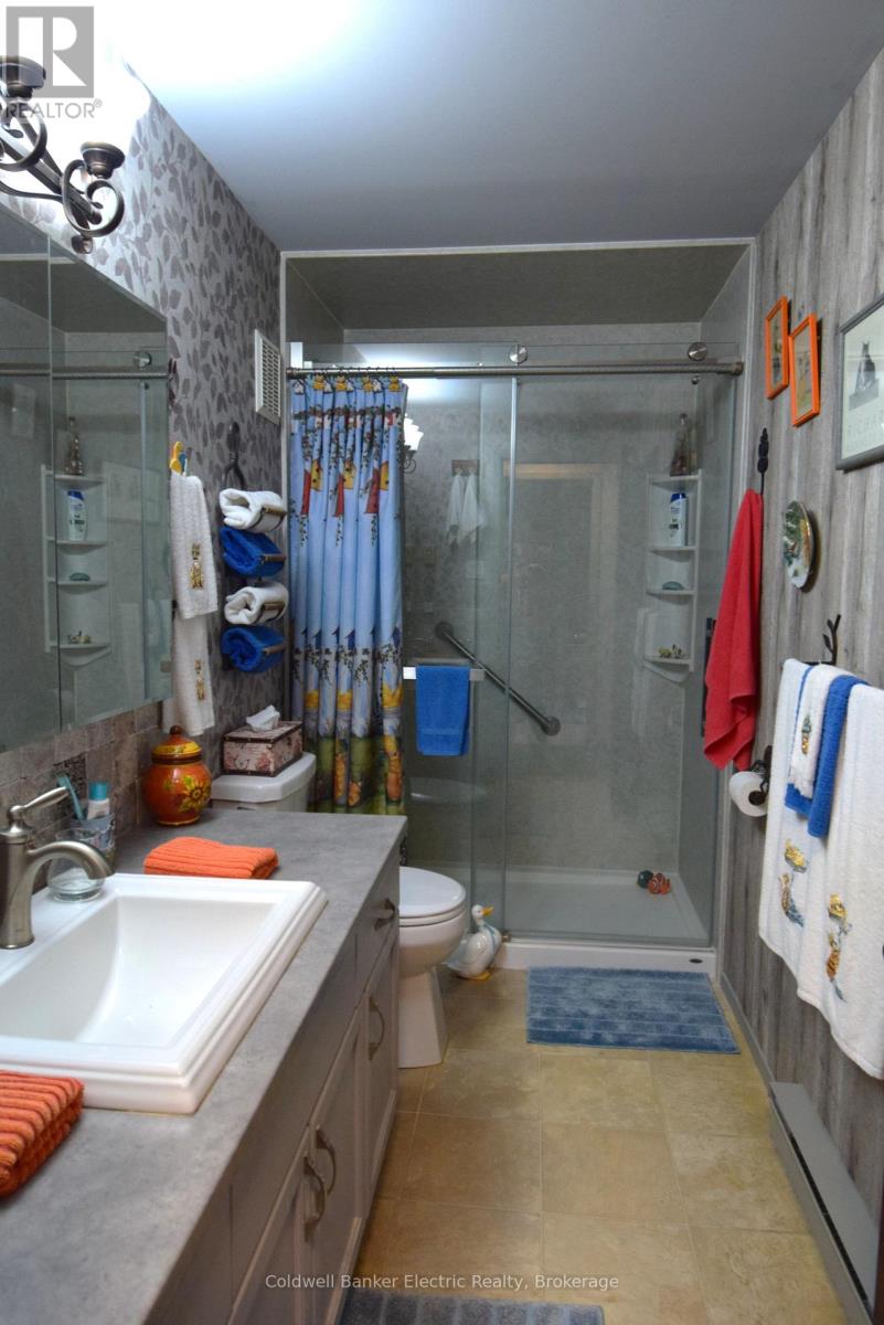 #104 2418 MOUNTLAND DRIVE - 18