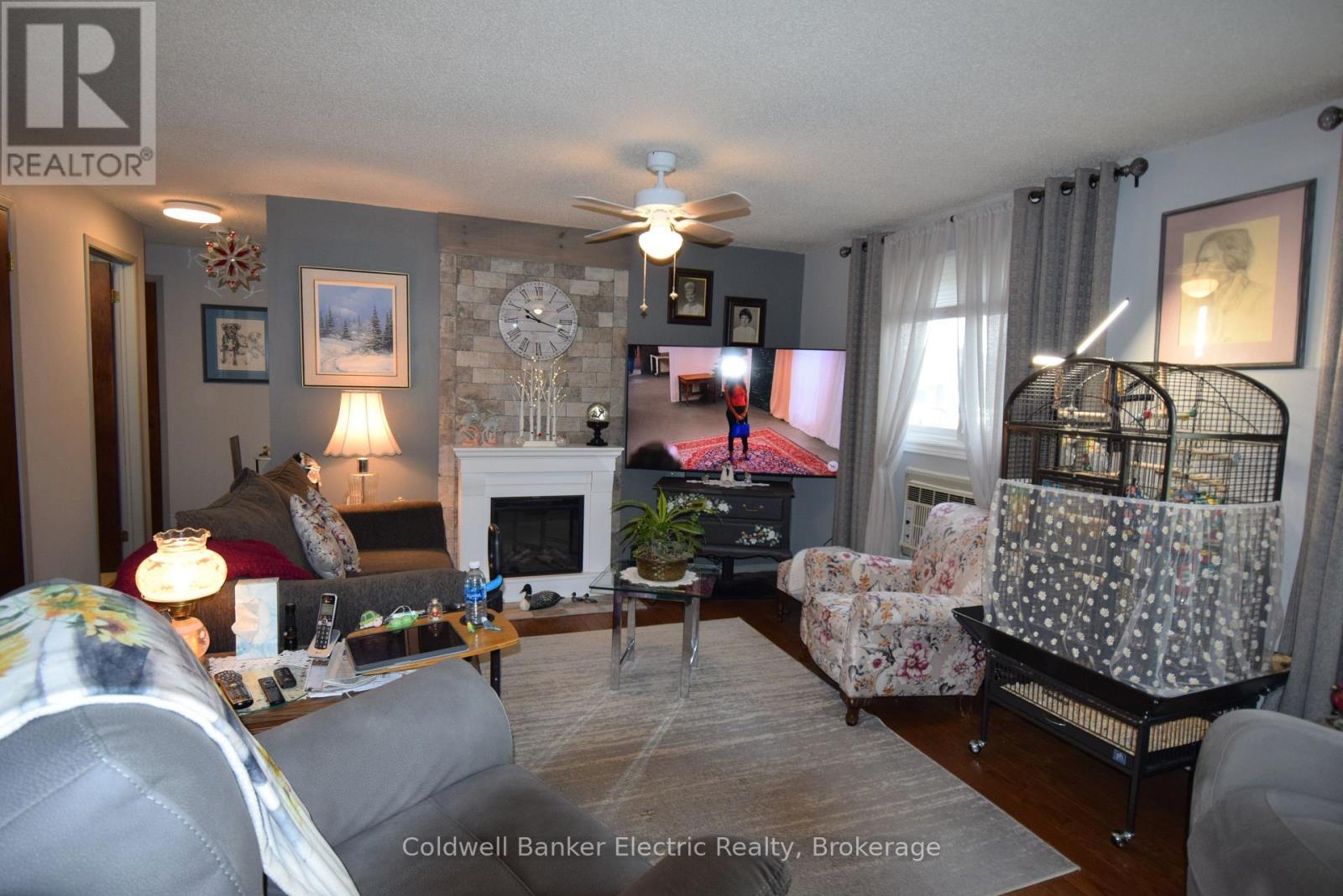 #104 2418 MOUNTLAND DRIVE - 8
