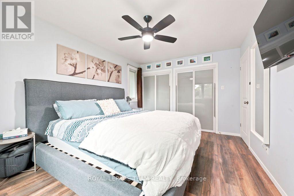 438 RAGLAN STREET N - 23