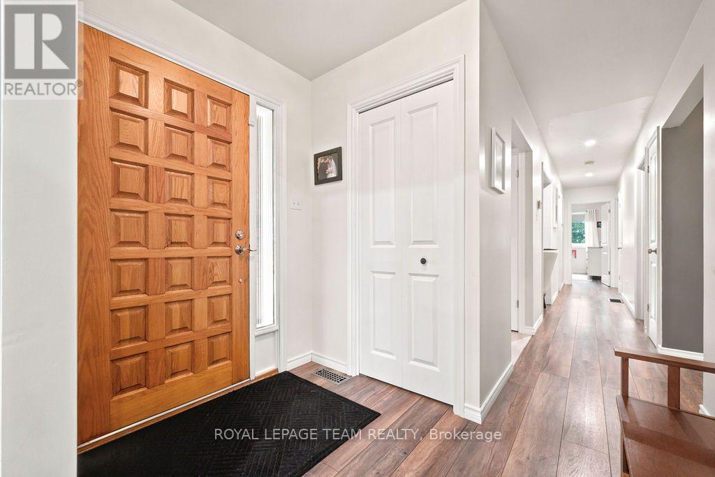 438 RAGLAN STREET N - 4