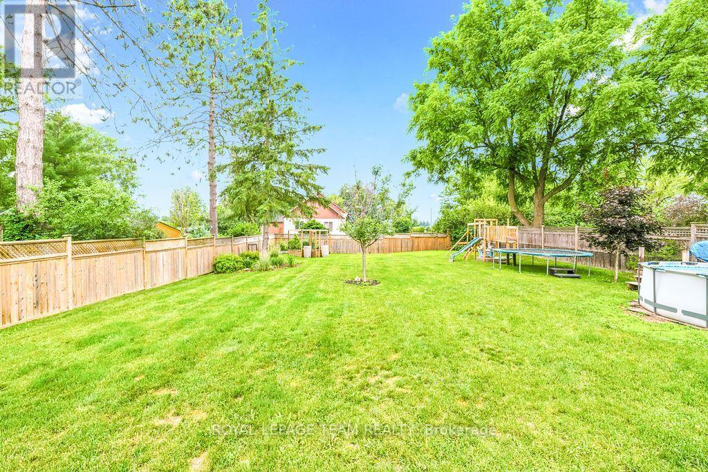 438 RAGLAN STREET N - 44