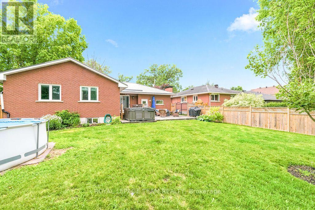 438 RAGLAN STREET N - 45
